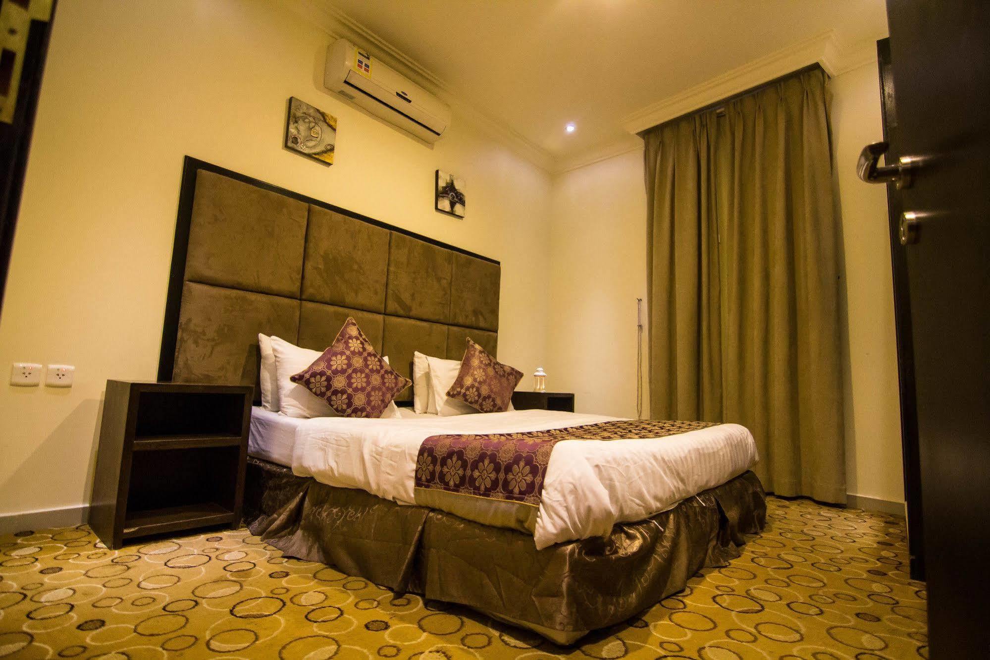 Al Makan Suites 101 By Al Azmy ริยาดห์ ภายนอก รูปภาพ